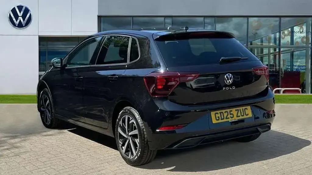 Used VW Polo Match 95 HP (69 kW) 2025 Deep black pearlescent Hatchback