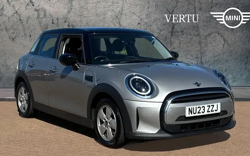 Begagnad Mini Cooper Classic 136 HK (100 kW) 2022 Halvkombi