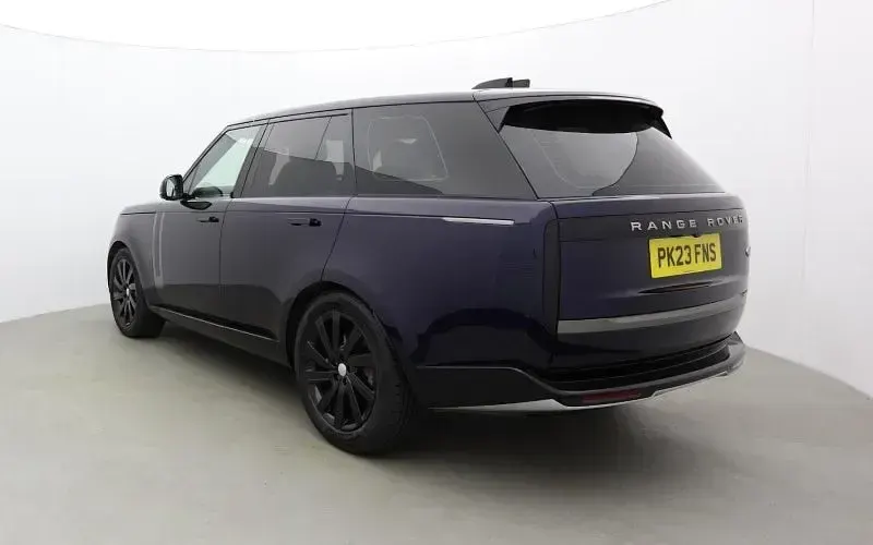 Used Land Rover Range Rover SE 349 HP (256 kW) 2025 SUV