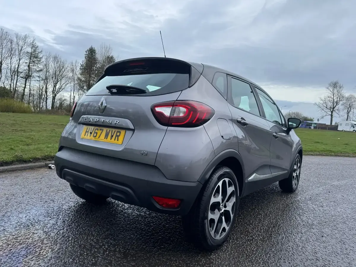 Used Renault Captur Dynamique 90 HP (66 kW) 2017 Grey SUV