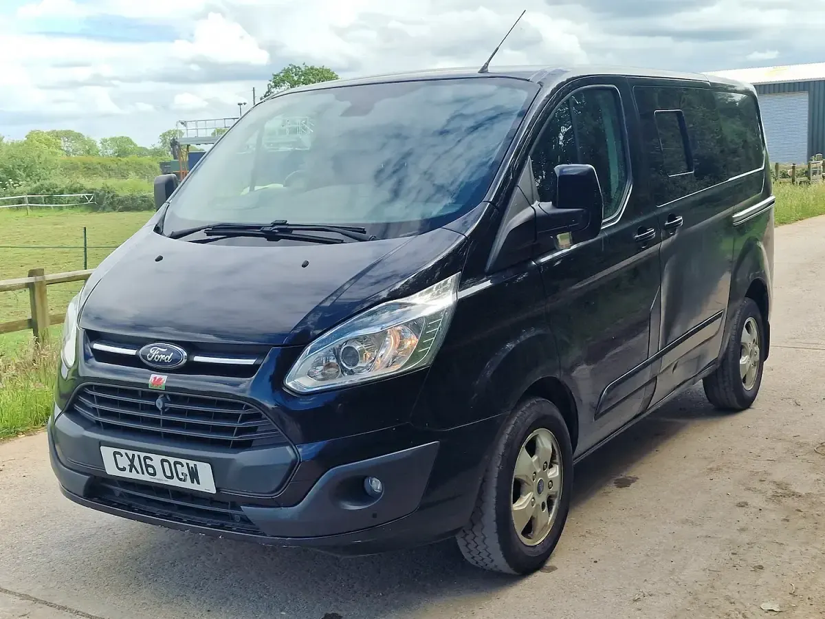 Used Ford Transit Custom Limited 155 HP (114 kW) 2016 Black Van