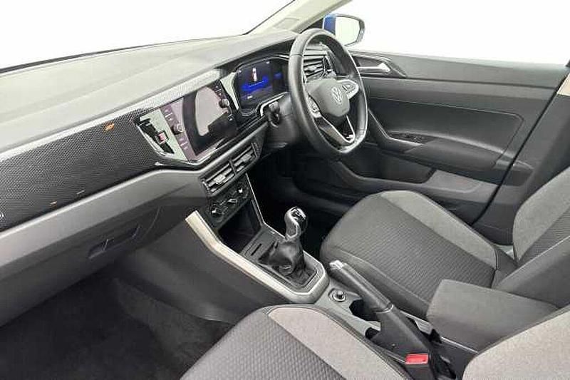 Used VW Polo Life 80 HP (58 kW) 2022 Blue Hatchback