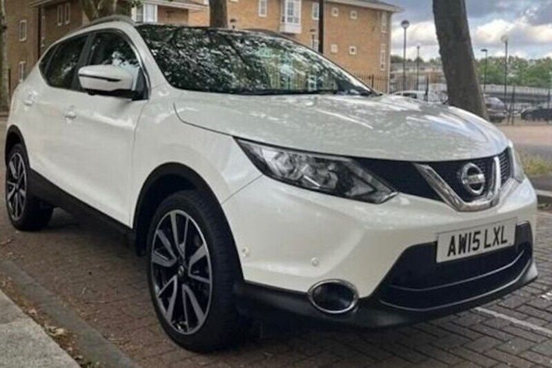 White Used 2015 Nissan Qashqai Tekna SUV | £6,250 (Fair price) - Image 1/1