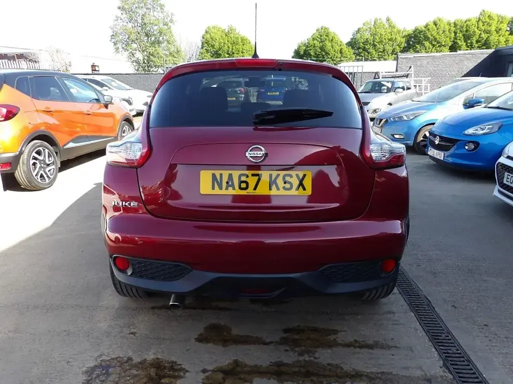 Used Nissan Juke N-Connecta 110 HP (80 kW) 2017 Red SUV