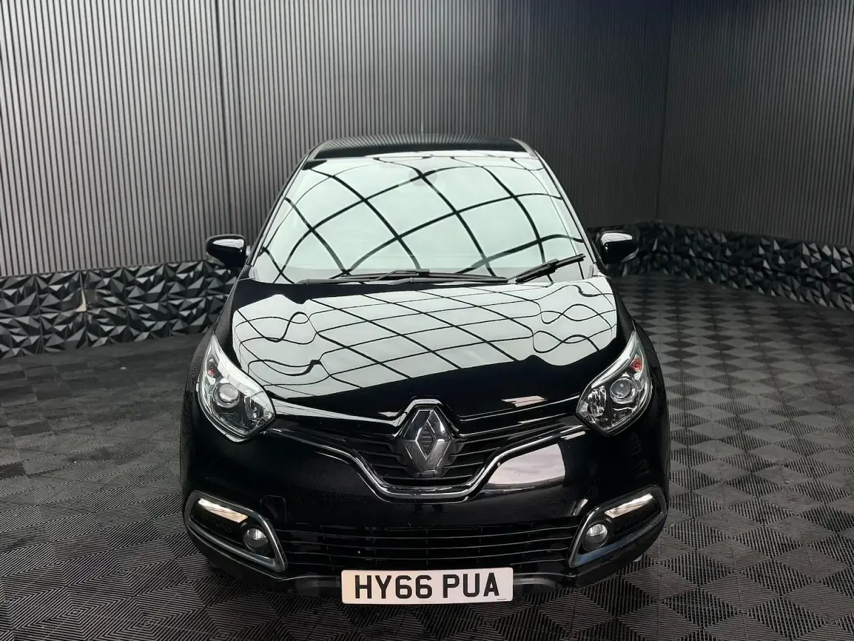 Used Renault Captur Dynamique 90 HP (66 kW) 2016 Black SUV