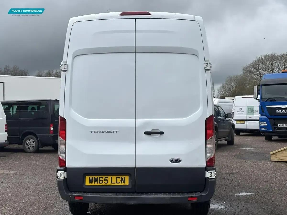 Usado Ford Transit 125 HP (91 kW) 2015 Branco Van