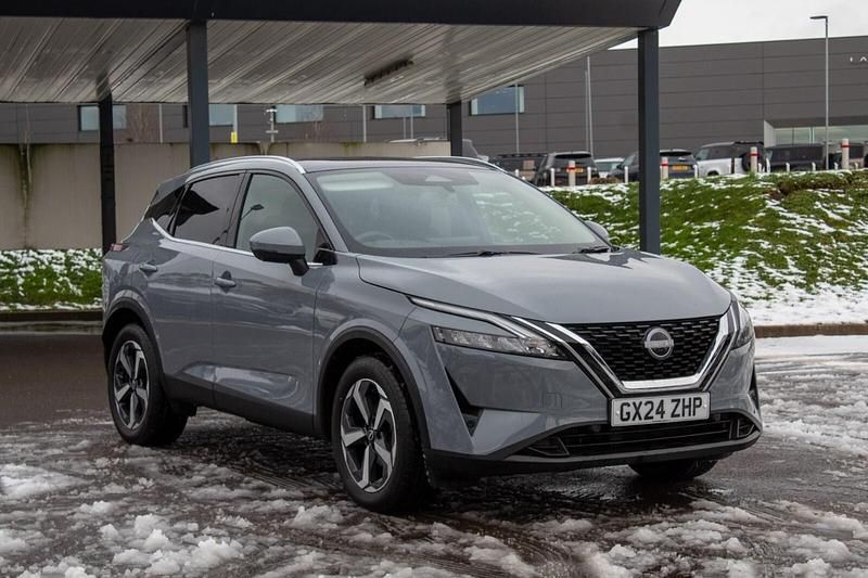 Ceramic grey Used 2024 Nissan Qashqai Tekna SUV | £19,299 (Good price) - Image 1/4