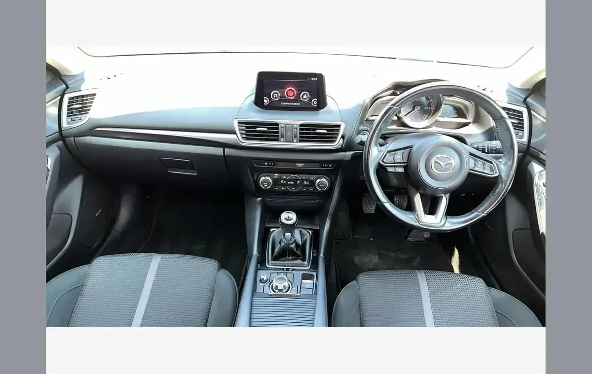 Used Mazda 3 Inclusive 121 HP (88 kW) 2018 Red Hatchback
