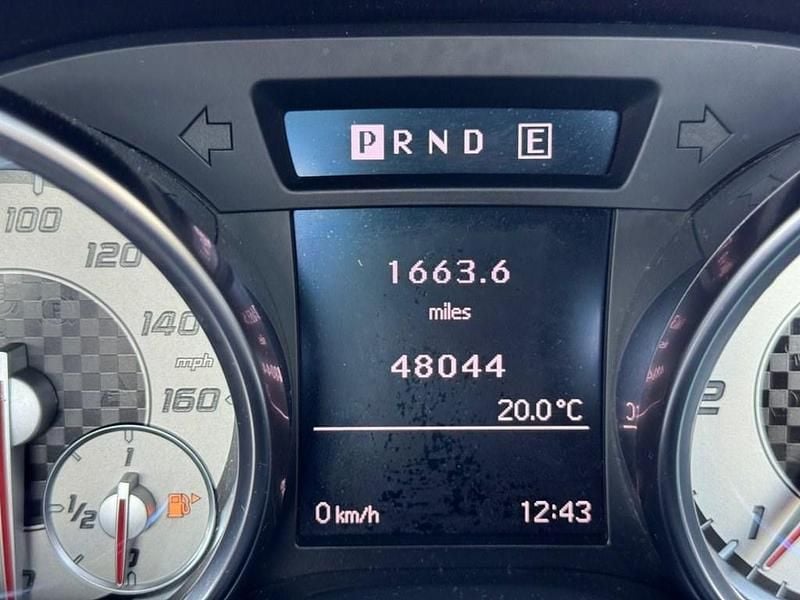 Used Mercedes SLK250 AMG 2012 White Cabriolet