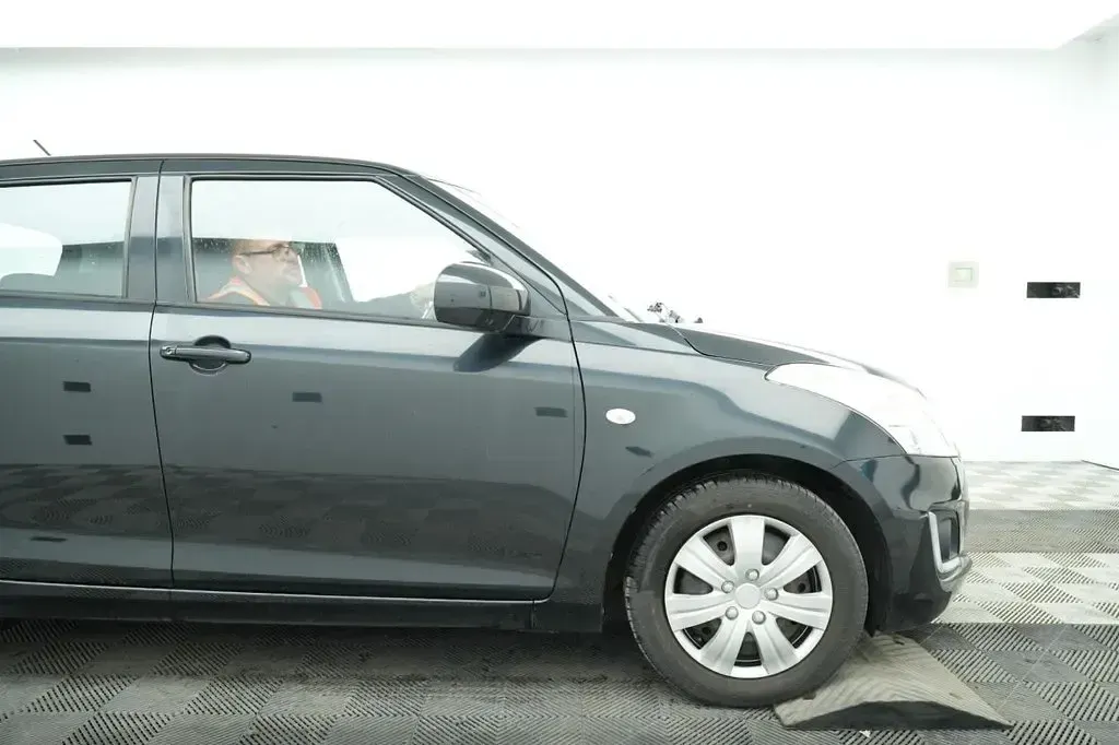 Used Suzuki Swift 94 HP (69 kW) 2014 Black Hatchback