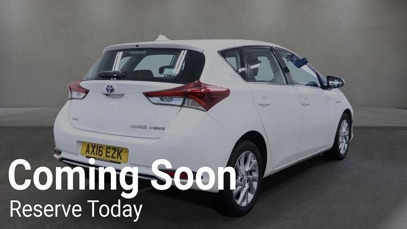 Used Toyota Auris Hybrid Business Edition 2016 White Hatchback
