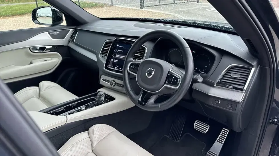 Used Volvo XC90 R-Design 235 HP (172 kW) 2021 Grey SUV