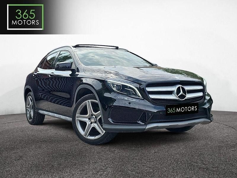 Black Used 2016 Mercedes GLA220 AMG line SUV | £11,995 (Fair price) - Image 1/4