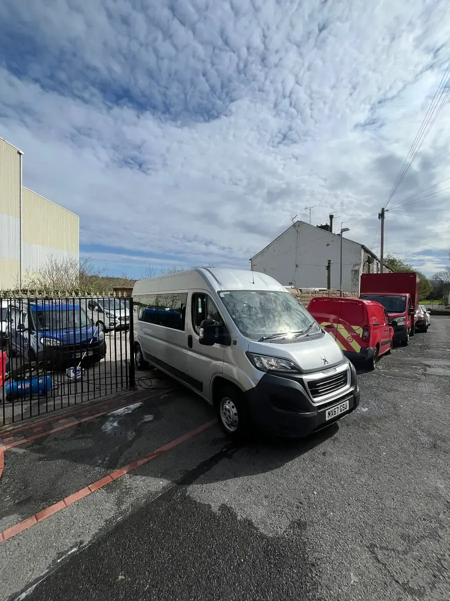 Used Peugeot Boxer 130 HP (95 kW) 2017 Silver Van