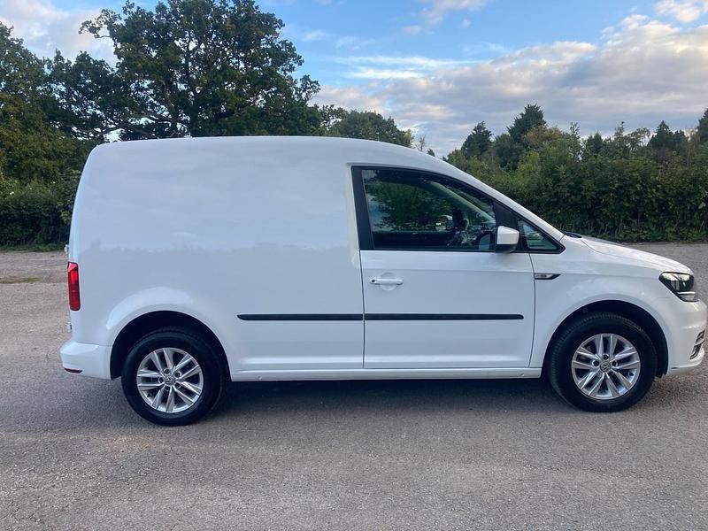Used VW Caddy Highline 102 HP (75 kW) 2019 White MPV