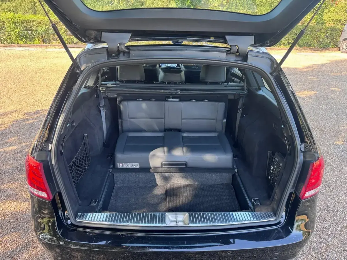 Used Mercedes E220 SE 170 HP (125 kW) 2013 Black Estate