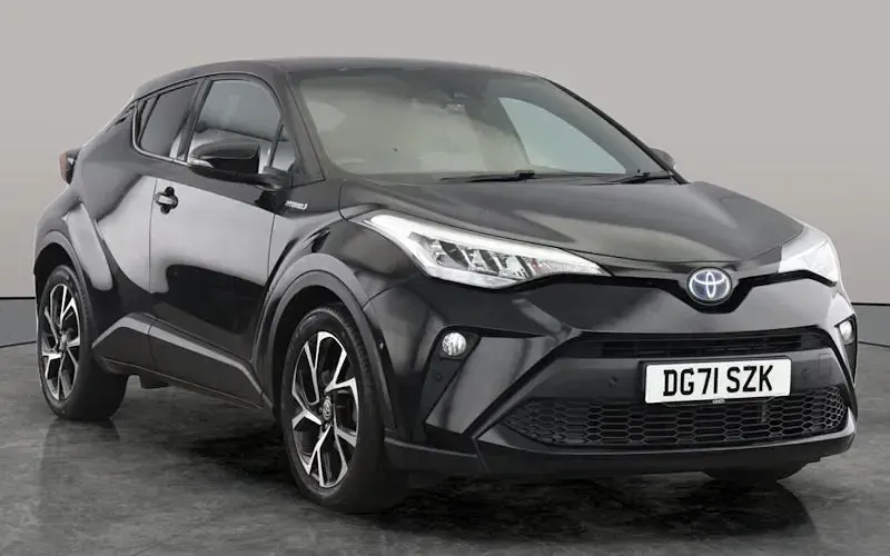 Käytetty Toyota C-HR Design 122 HP (89 kW) 2023 Katumaasturi