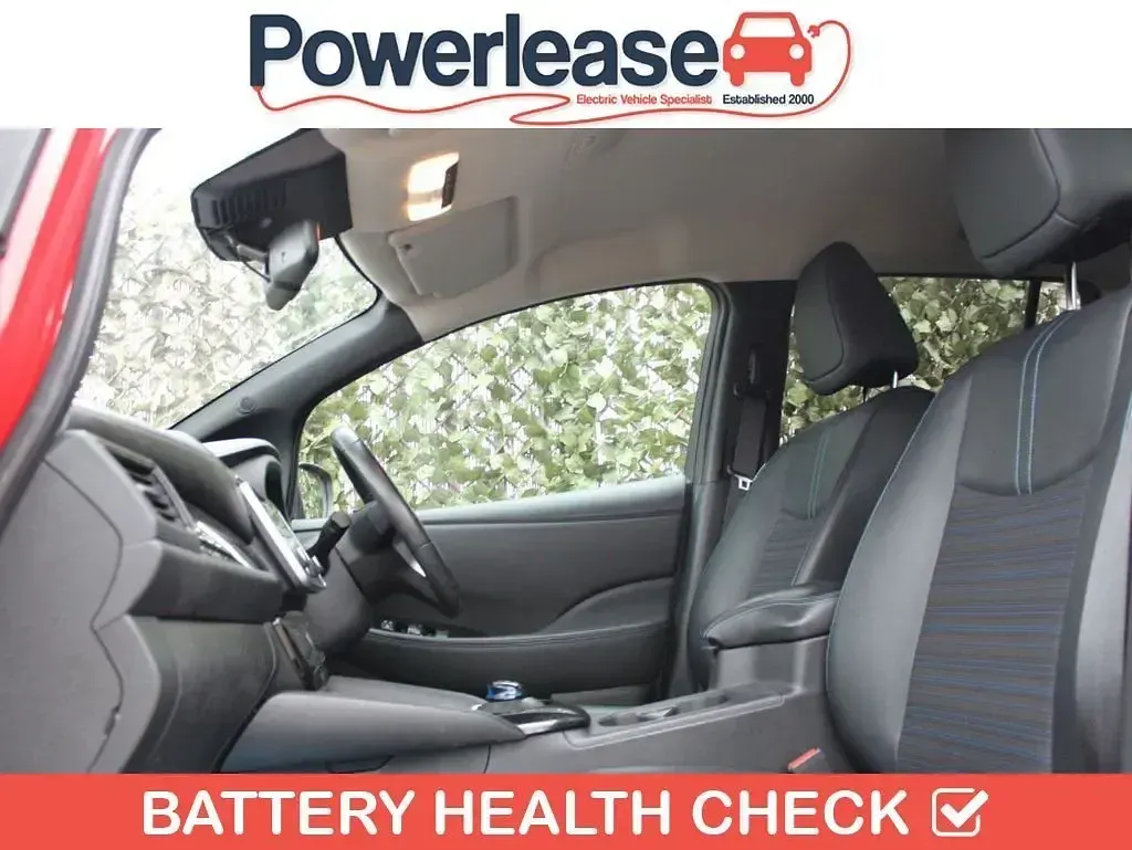Used Nissan Leaf N-Connecta 159 kW (217 HP) 2022 Red Hatchback