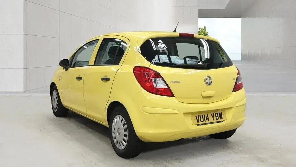 Used Vauxhall Corsa S 80 HP (58 kW) 2014 Yellow Hatchback