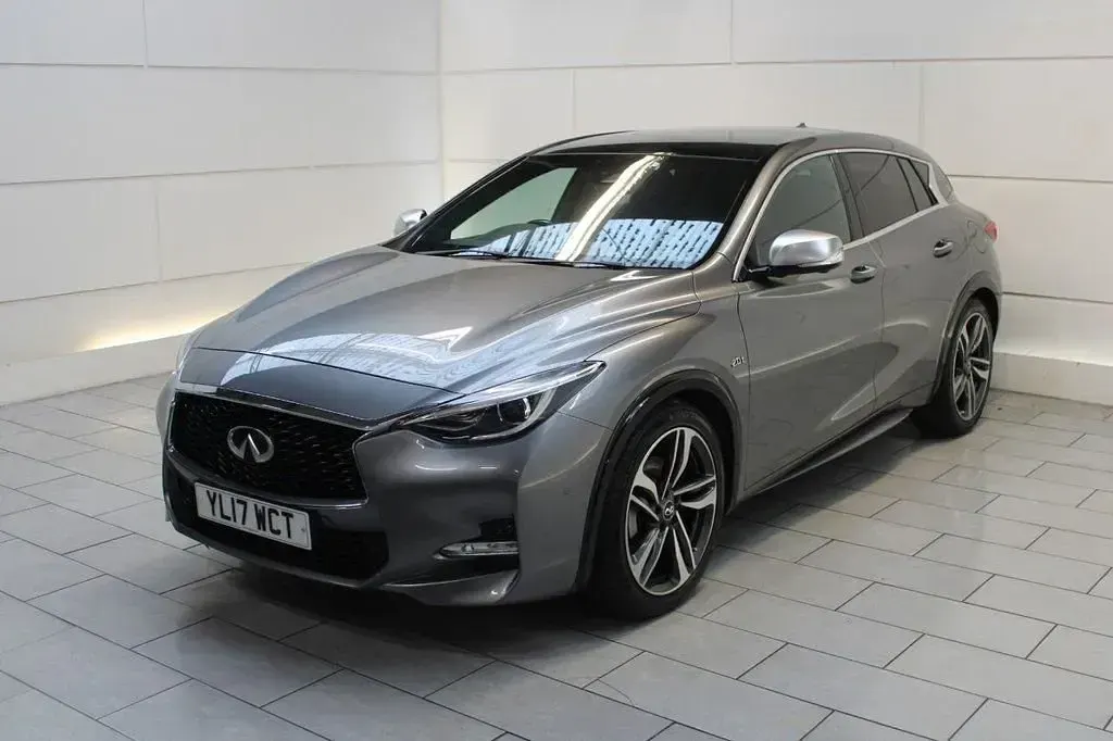 Used Infiniti Q30 Sport Tech 211 HP (155 kW) 2017 Grey Hatchback