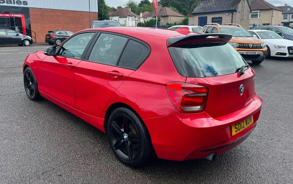 Used BMW 116 Sport Line 2012 Red Hatchback