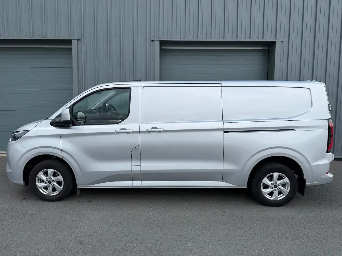 Used Ford Transit Limited 100 kW (136 HP) 2024 Silver Van