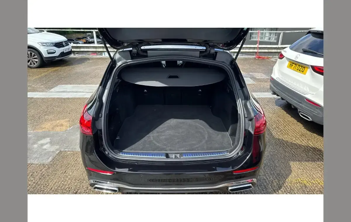 Used Mercedes C200 AMG Line Premium 224 HP (164 kW) 2024 Black Estate