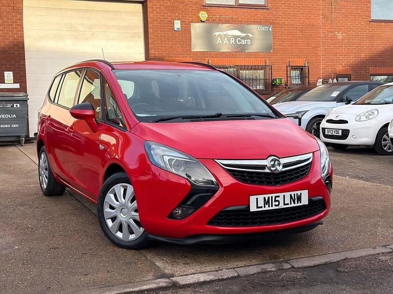 Red Used 2015 Vauxhall Zafira MPV | £4,490 (Good price) - Image 1/3