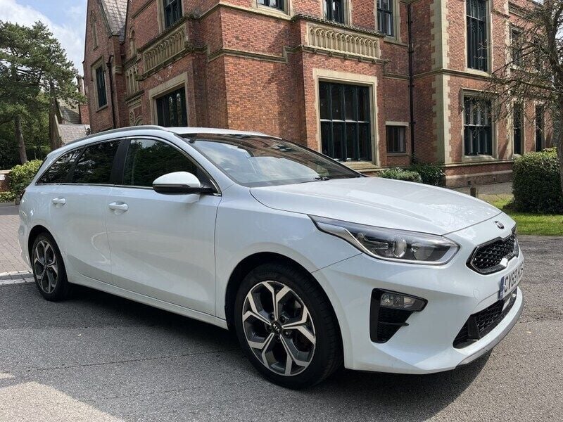 White Used 2019 Kia Ceed 3 Estate | £9,932 (Expensive) - Image 1/4