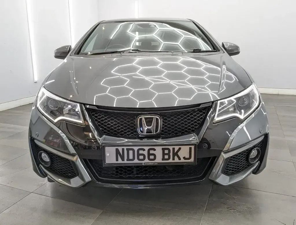 Używany Honda Civic Sport 100 KM (73 kW) 2016 Srebrny Hatchback