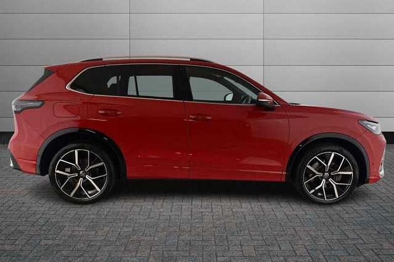Used VW Tiguan R-line 150 HP (110 kW) 2025 Red SUV