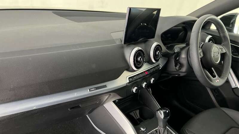 Image 2/4