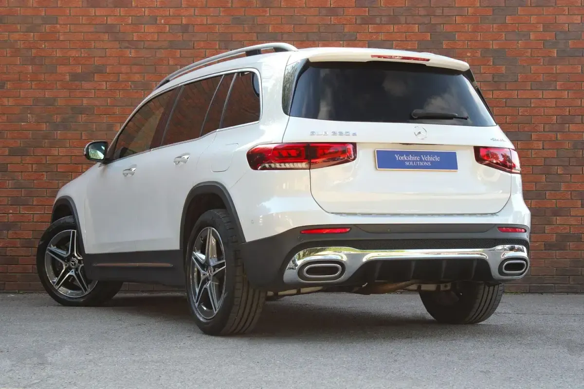 Used Mercedes GLB220 AMG Line Premium 190 HP (139 kW) 2021 White SUV