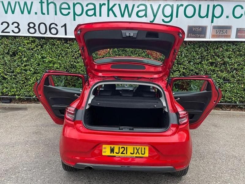 Used Renault Clio V Play 2021 Red Hatchback