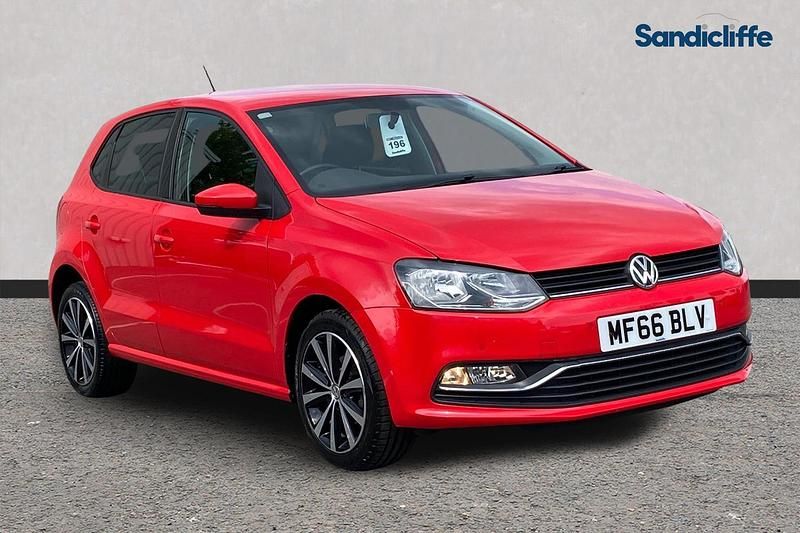 Begagnad VW Polo Match 60 HK (44 kW) 2017 Röd Halvkombi