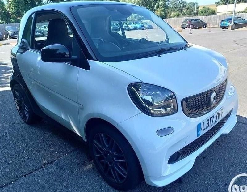 White Used 2017 Smart ForTwo Coupé Brabus Coupe | £7,990 (Fair price) - Image 1/4