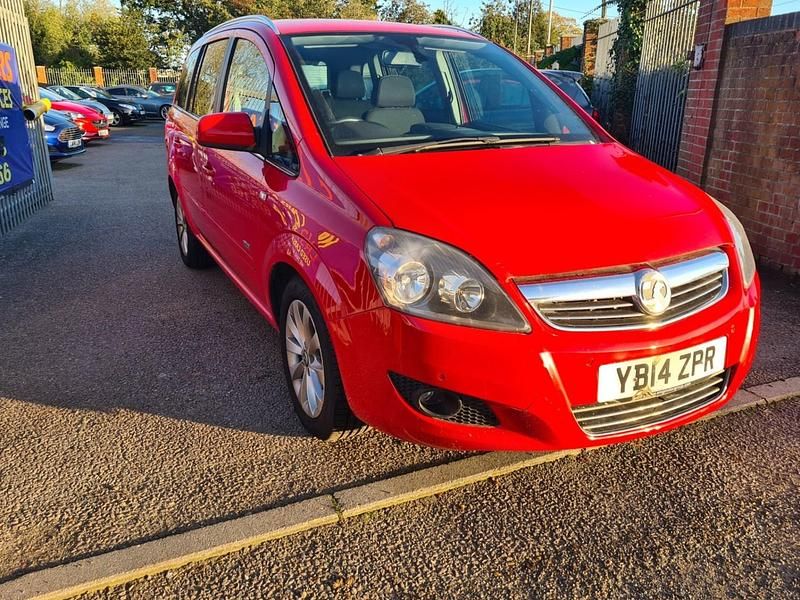 Red Used 2014 Vauxhall Zafira Design Edition MPV | £3,495 (Expensive) - Image 1/4