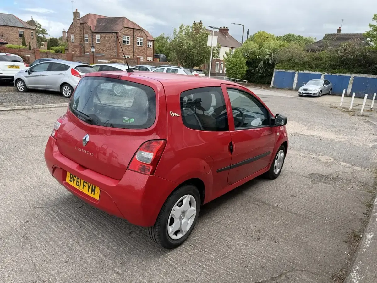 Używany Renault Twingo 2011 Czerwony Hatchback