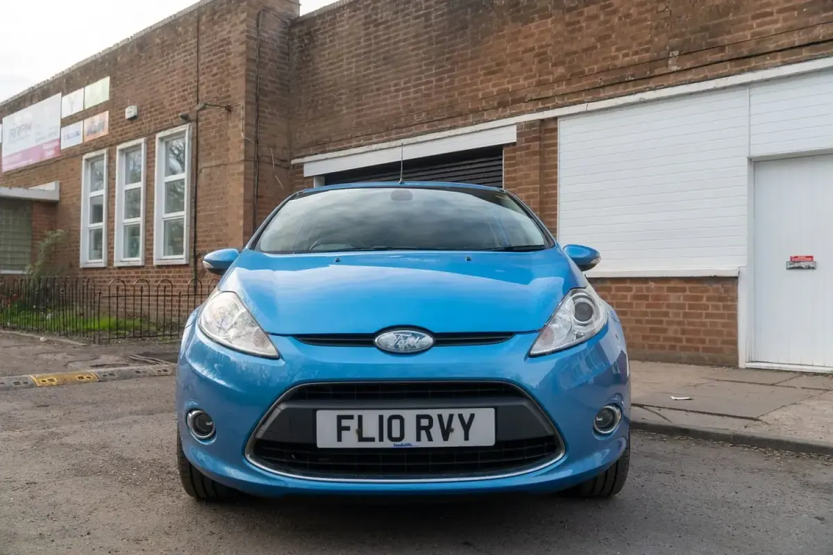 Używany Ford Fiesta Titanium 94 KM (69 kW) 2010 Niebieski Hatchback