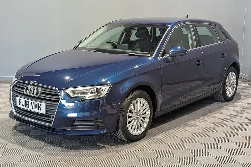 Used Audi A3 Sportback Design 116 HP (85 kW) 2018 Blue Hatchback