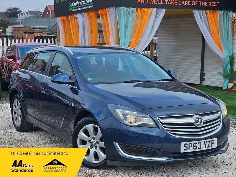 Used Vauxhall Insignia Design Edition 163 HP (119 kW) 2013 Blue Estate