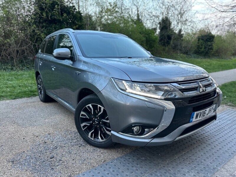 Grey Used 2016 Mitsubishi Outlander P-HEV Estate | £6,999 (Fair price) - Image 1/4