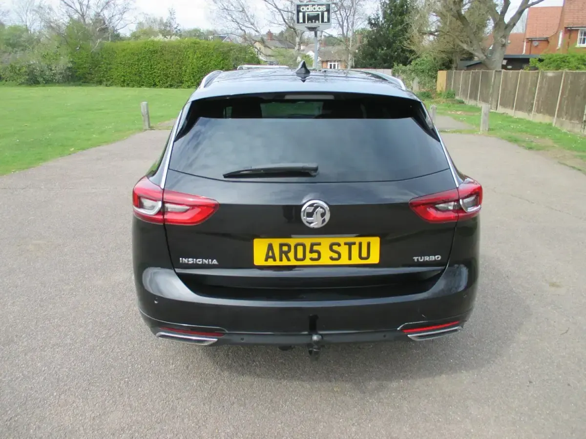 Used Vauxhall Insignia SRi 165 HP (121 kW) 2018 Black Estate