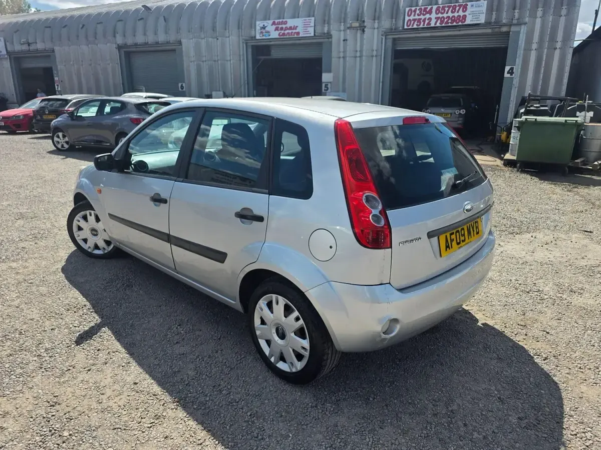 Used Ford Fiesta Style 2009 Silver Hatchback