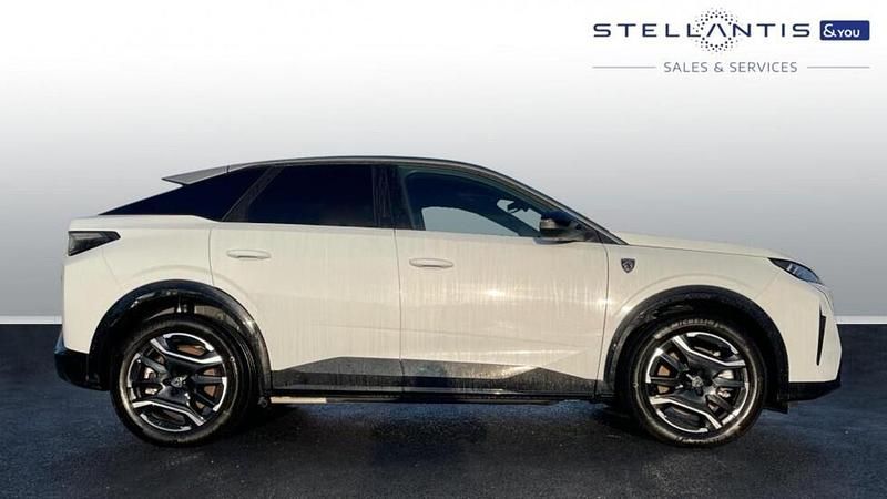 White Used 2025 Peugeot e-3008 GT SUV | £25,337 (Fair price) - Image 1/3