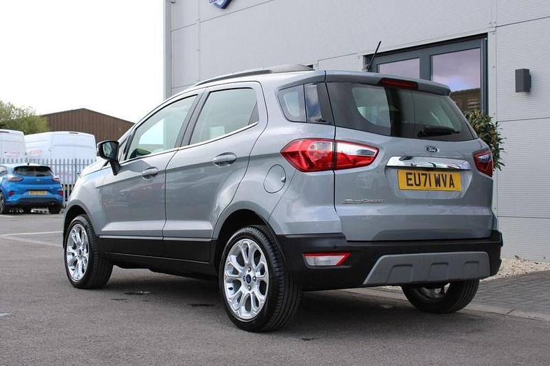 Usado Ford Ecosport Titanium 125 HP (91 kW) 2021 Prateado SUV