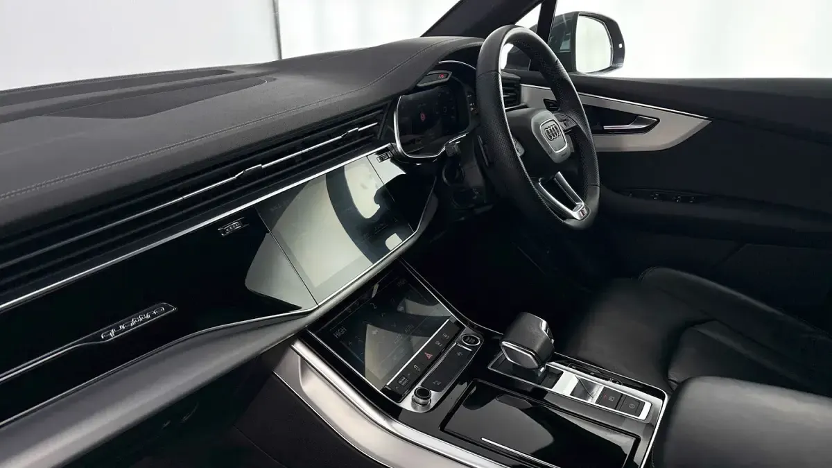 Used Audi Q7 Black Edition 231 HP (169 kW) 2023 Grey SUV
