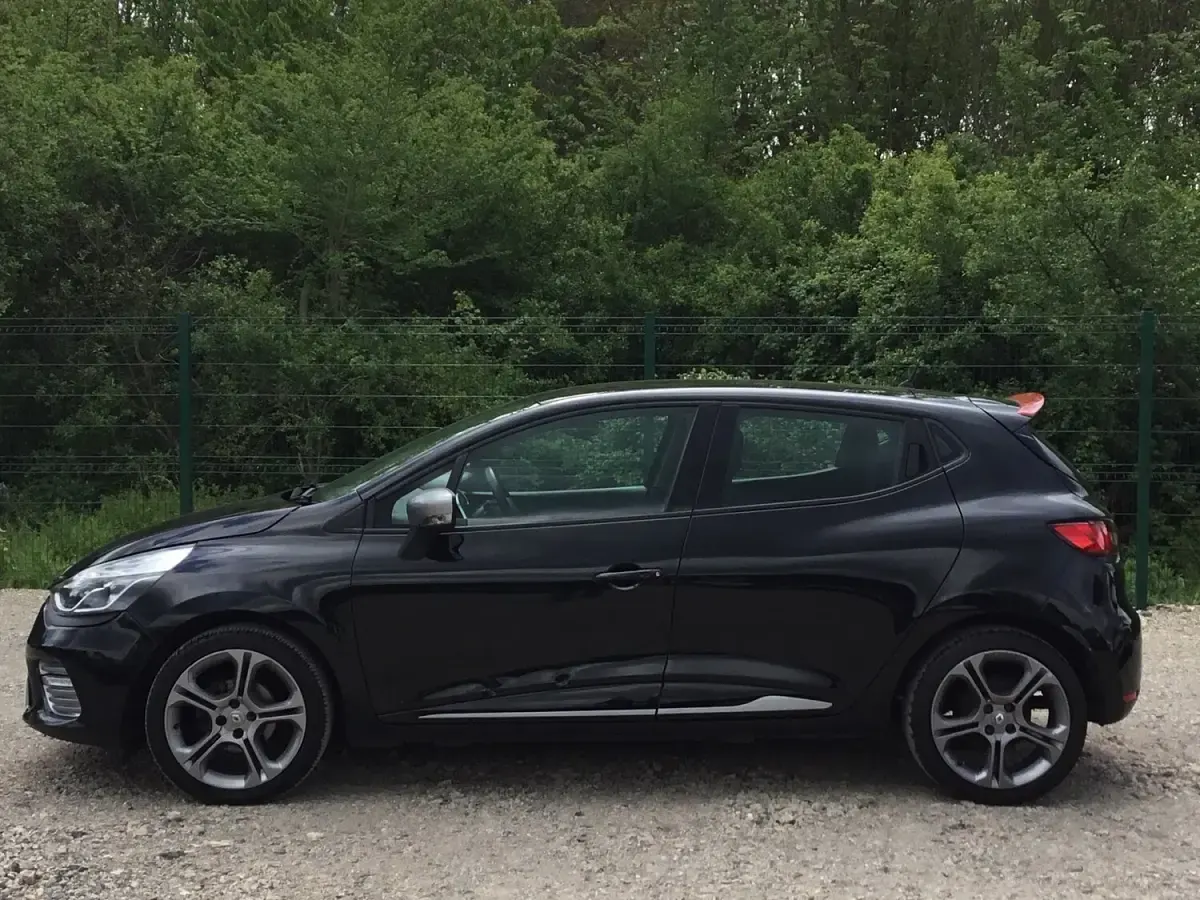 Used Renault Clio IV Dynamique 90 HP (66 kW) 2015 Black Hatchback