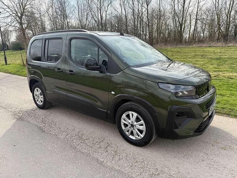 New Peugeot Rifter Allure 2025 Green MPV