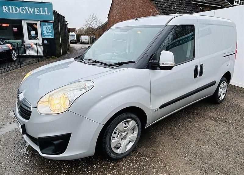 Used Vauxhall Combo Sportive 95 HP (69 kW) 2017 Silver MPV